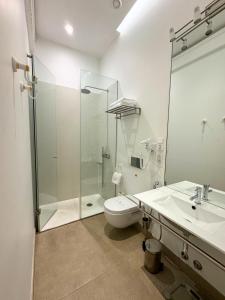 Um banheiro em EMAJ Boutique Hotel