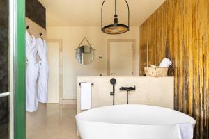 O baie la Cosmo Apartments Rambla Catalunya +83 fotografii