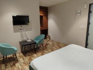 Imagen de la galería de Rivaz Hotel And Restaurant, en Nueva Delhi 1 foto más