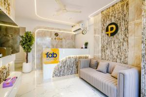 Posezení v ubytování FabHotel Peralz - Nr Boriwali Station