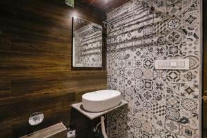 Koupelna v ubytování FabHotel Peralz - Nr Boriwali Station