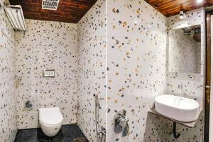 Koupelna v ubytování FabHotel Peralz - Nr Boriwali Station