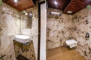 Koupelna v ubytování FabHotel Peralz - Nr Boriwali Station