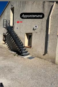 Φωτογραφία από το άλμπουμ του Spacieux studio 2 à 3 personnes avec parking au pied du Ventoux km Zéro σε Bédoin