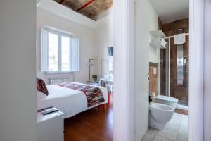 A bathroom at Superior Relais FCollection Temple View