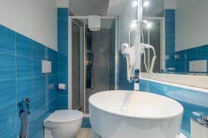A bathroom at Superior Relais FCollection Temple View