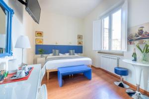 A television and/or entertainment centre at Superior Relais FCollection Temple View