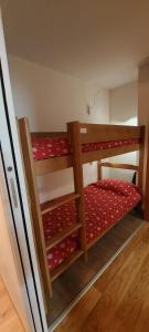 Postel nebo postele na pokoji v ubytování V du Bachat Arolles A03 - Appt 6 pers