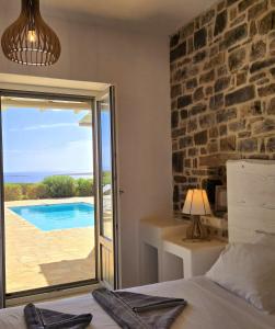Bazén v ubytovaní Paros Afrodite Luxury Villas alebo v jeho blízkosti