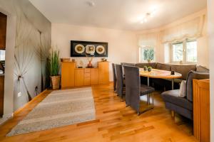 Posedenie v ubytovaní Villa Lieboch + 37 fotografií