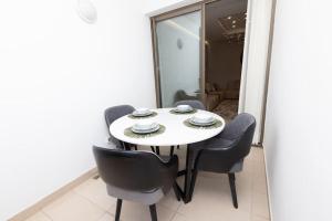 Φωτογραφία από το άλμπουμ του Spacious Waterfront 3BR Flat in Marina Sale στο Ραμπάτ