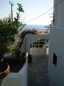 Foto da galeria de Maria's Kouka Pension em Agios Stefanos