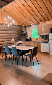 Kuchyň nebo kuchyňský kout v ubytování Kelotulkku Lodge