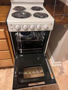 Køkken eller tekøkken på Stay Play On Golf Course. Pet Yes