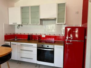 A kitchen or kitchenette at Cotillo Lagoons Apartment