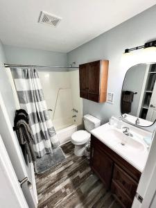 Et badeværelse på Comfortable Open Space. Pet Yes + 21 billeder