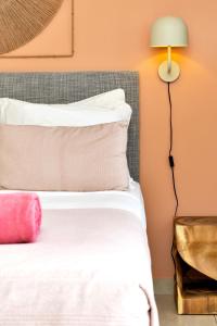 Delfins Beach Resort Bonaire, Tapestry Collection by Hilton客房内的一张或多张床位