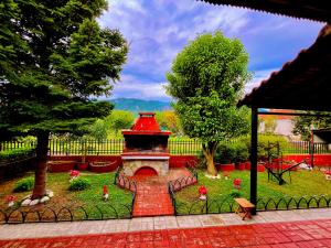 Κήπος έξω από το Veronika house Under Meteora +27 φωτογραφίες