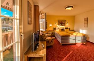 Posezení v ubytování Hotel Sonneneck Titisee -Adults Only-