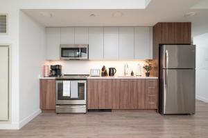 Køkken eller tekøkken på Central Space to Balance Life Work Play 7 Sleeps