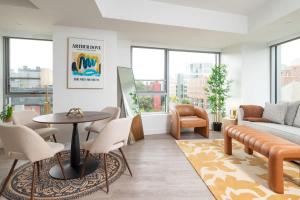 Et opholdsområde på Central Space to Balance Life Work Play 7 Sleeps