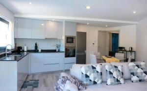 Köök või kööginurk majutusasutuses Welcoming house with pool in Lomba