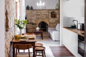 Kuchyň nebo kuchyňský kout v ubytování The calopes suites