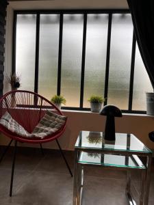 Posezení v ubytování L'AMANDERAIE PISCINE PRIVEE à côté de LOURMARIN LUBERON