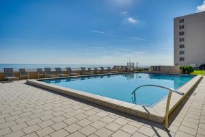 Bassein majutusasutuses Beachfront Condo with Pool Access in Ponce Inlet või selle lähedal
