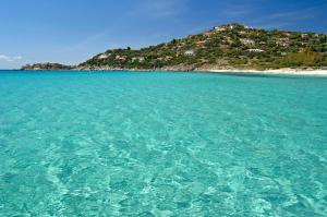 an island in the middle of the ocean at Villa Anna 300 m dal mare in Torre delle Stelle