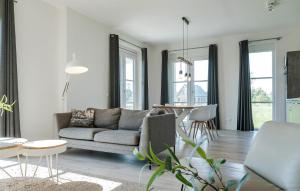 Χώρος καθιστικού στο Cozy Apartment In Kamperland With Wifi