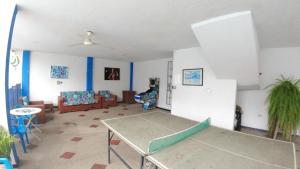 Stolní tenis v ubytování Miami Hotel nebo okolí