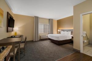 Postel nebo postele na pokoji v ubytování Comfort Inn & Suites Barnesville - Frackville