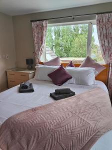 Postel nebo postele na pokoji v ubytování Entire Home 10 min from Dublin Airport