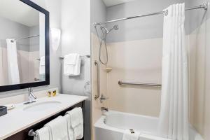 Koupelna v ubytování Best Western Plus - Magee Inn & Suites