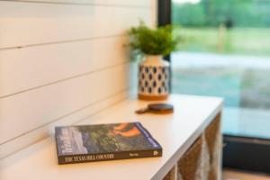 BellmeadThe Bluebonnet-Tiny Container Home Country Setting 12 min to Downtown的相册照片