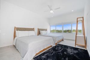 Postel nebo postele na pokoji v ubytování Modern Villa 5 BD 4 BA Large Pool