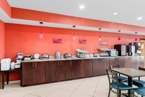 Příslušenství pro přípravu čaje a kávy v ubytování Best Western Plus - Magee Inn & Suites