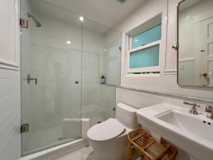 Vannituba majutusasutuses Pied-à-Terre Courtyard Luxury Guest Suite