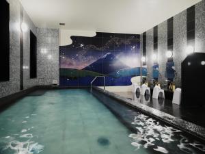 Bazén v ubytování hotel MONday Premium TOYOSU nebo v jeho okolí