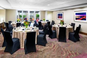Restaurace v ubytování Hotel Indigo Austin Downtown - University by IHG + 37 fotografií