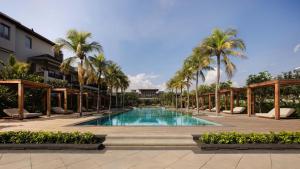Regent Bali Canggu内部或周边的泳池