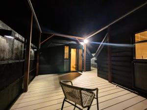 Tiny House ZEN 倉橋島的阳台或露台
