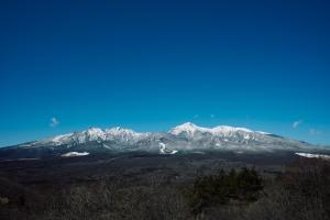 Ein allgemeiner Bergblick oder ein Berglick von des Campingplatzes aus