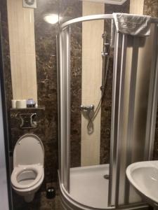 Koupelna v ubytování Hotel Smaragd + 12 fotografií