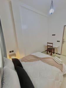 hotel darna with air conditioning客房内的一张或多张床位