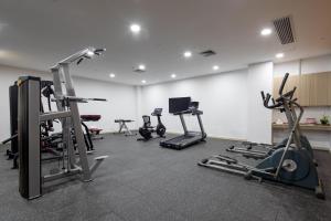 Fitnes oz. oprema za telovadbo v nastanitvi Wyndham Garden Foshan Nanhai