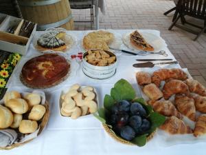 Jedlo v ubytovaní bed & breakfast alebo blízkom okolí