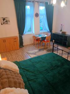 Letto o letti in una camera di Family Apartments center of Mürzzuschlag