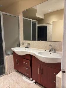 Phòng tắm tại Hostal CASA LUNA